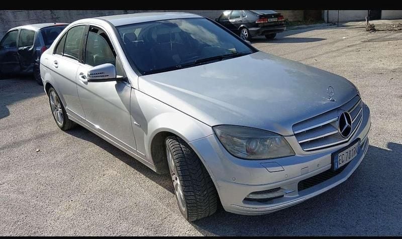 Usata Mercedes C220 Avantgarde 150 CV (110 kW) 2010 Berlina
