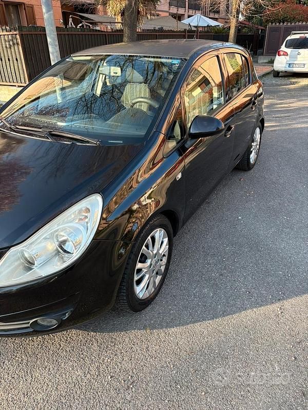 Usata Opel Corsa 80 CV (58 kW) 2009 Nero Utilitaria