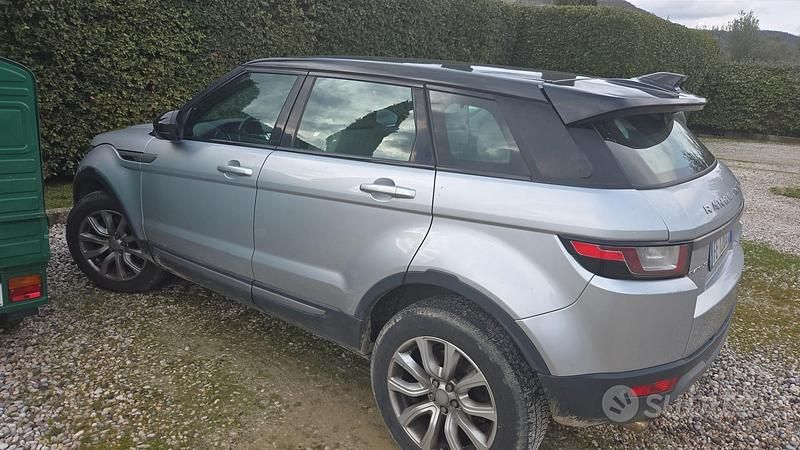 Usata Land Rover Range Rover evoque 160 CV (117 kW) 2016 Grigio SUV