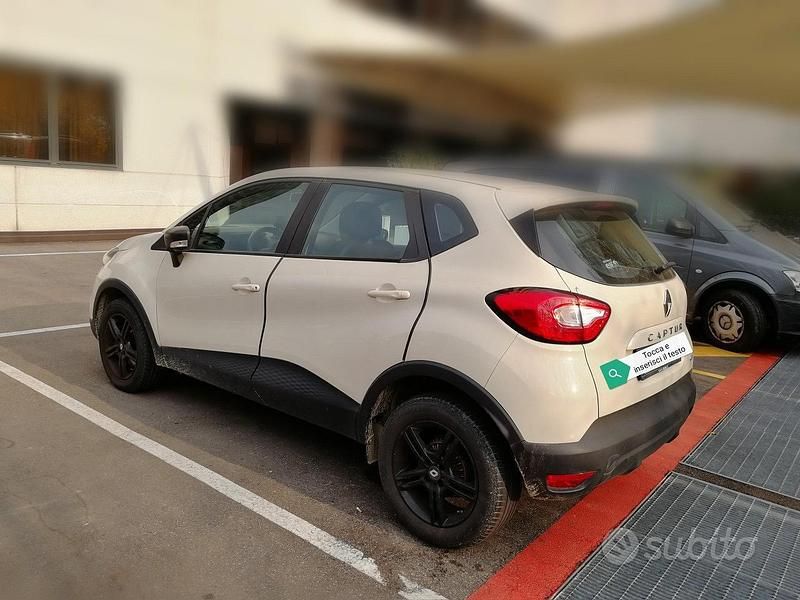 Usata Renault Captur 90 CV (66 kW) 2016 Beige SUV