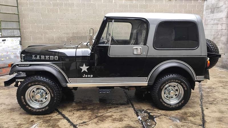 Usata Jeep CJ Laredo 121 CV (88 kW) 1981 Nero SUV