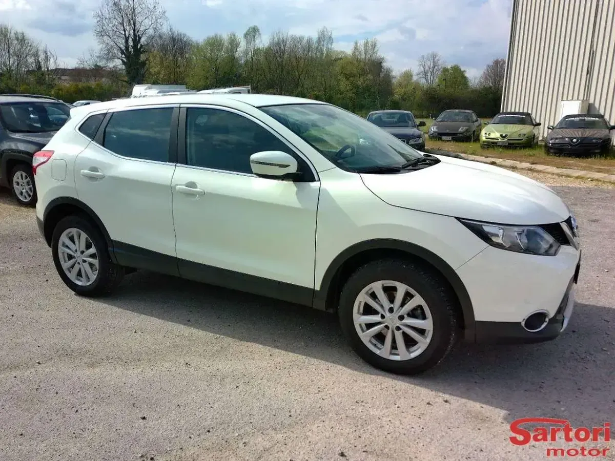 Usata Nissan Qashqai 110 CV (80 kW) 2015 Bianco SUV