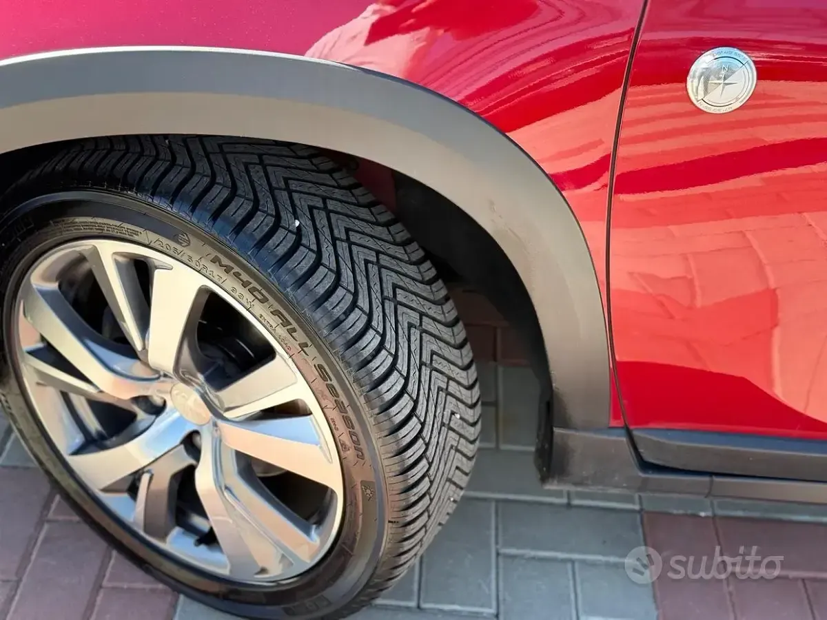 Usata Peugeot 2008 Crossway 120 CV (88 kW) 2016 Rosso SUV