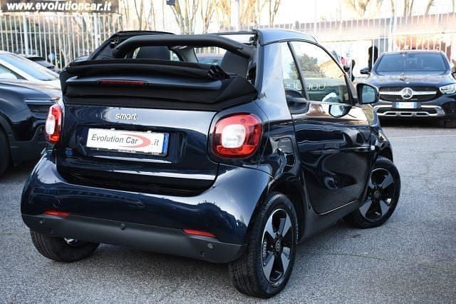 Usata Smart ForTwo Electric Drive Passion 60 kW (82 CV) 2022 Blu metallizzato Cabrio