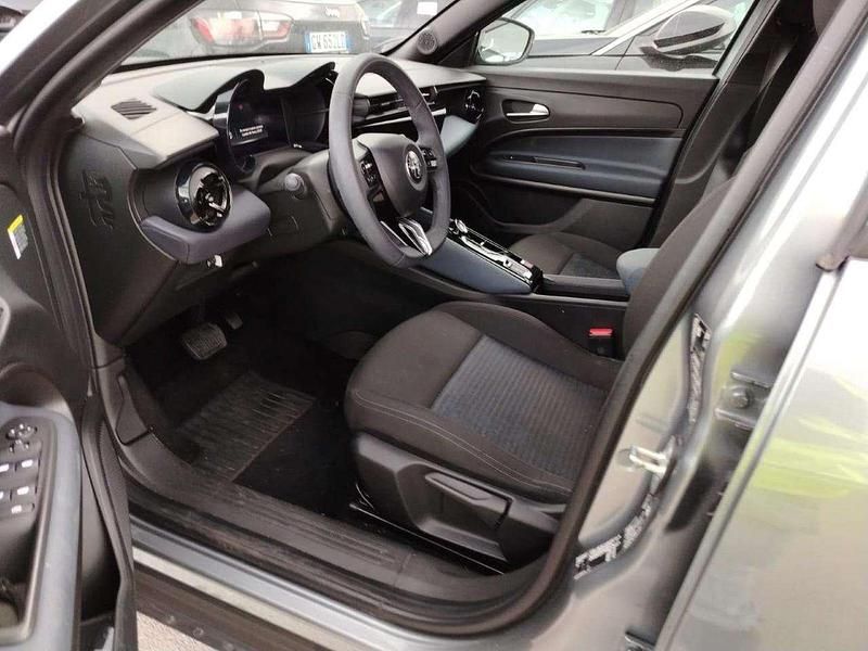 Nuova Alfa Romeo Junior Edizione Speciale 145 CV (106 kW) 2025 Nero SUV