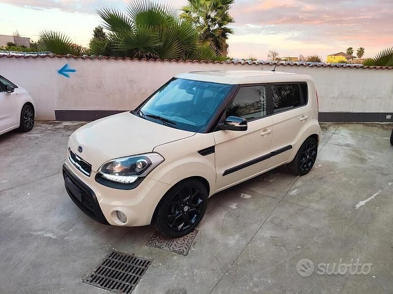 Usata Kia Soul 128 CV (94 kW) 2010 Beige SUV