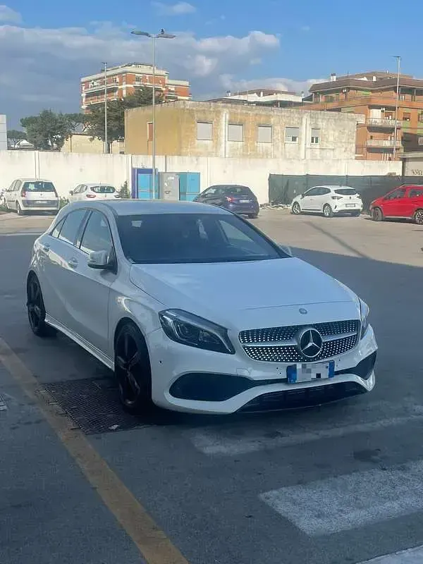 Usata Mercedes A180 Premium 109 CV (80 kW) 2016 Berlina