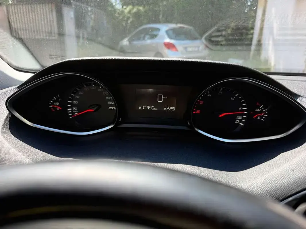Usata Peugeot 308 Active 116 CV (85 kW) 2014 Berlina