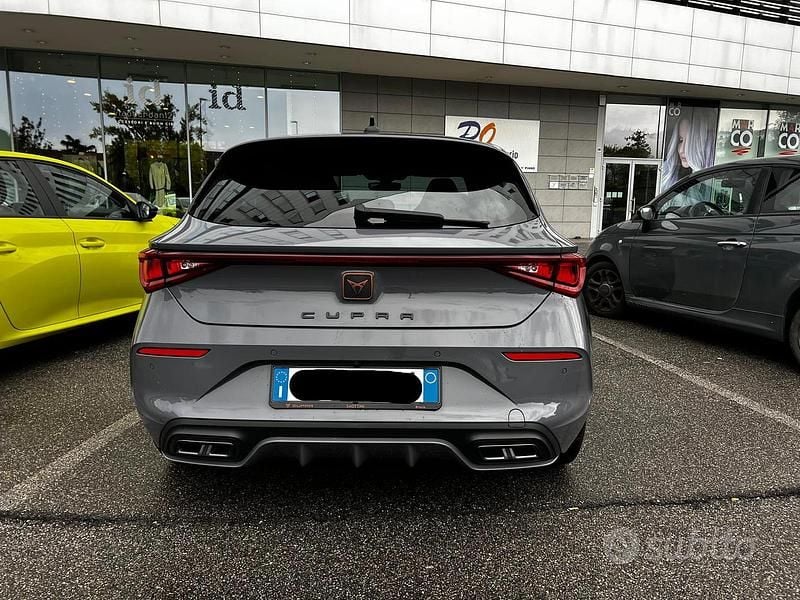 Usata Cupra Leon 150 CV (110 kW) 2023 Grigio Berlina