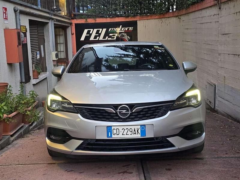 Argento Usata 2020 Opel Astra GS Line Tre volumi | 10.700 € (Buon prezzo) - Immagine 1/4