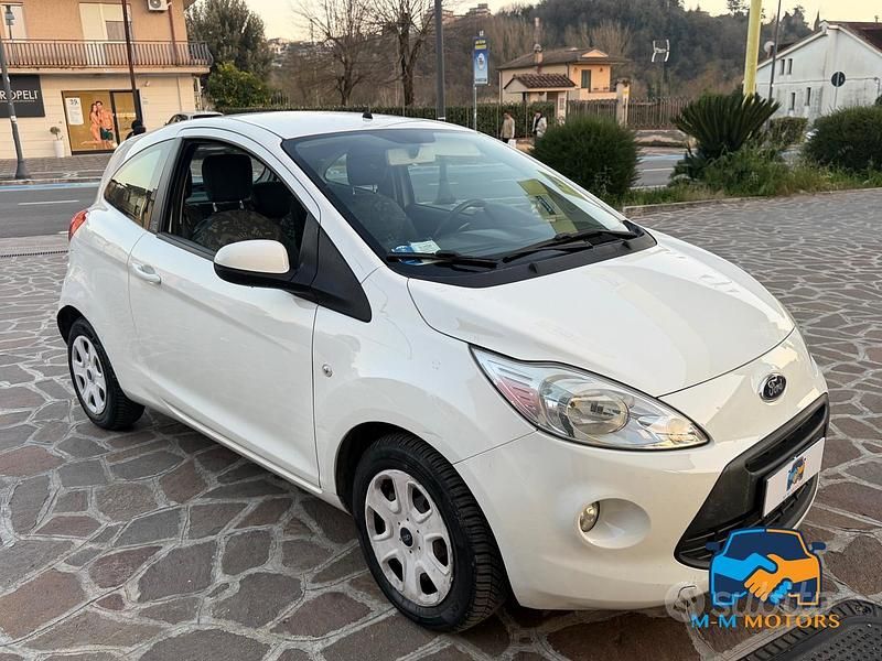 Begagnad Ford Ka 75 HK (55 kW) 2011 Vit Halvkombi