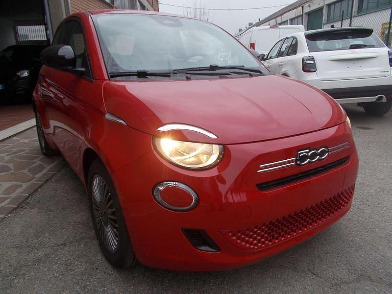 Nuova Fiat 500 Icon 65 CV (47 kW) 2026 Rosso Utilitaria