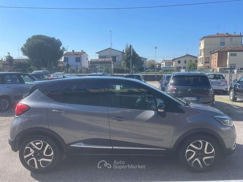 Usata Renault Captur Techno 90 CV (66 kW) 2014 Grigio SUV