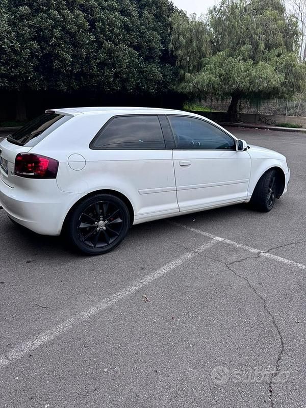 Usata Audi A3 105 CV (77 kW) 2011 Bianco Berlina