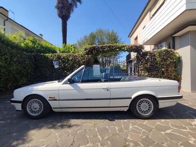 Usata BMW 318 Cabriolet 113 CV (83 kW) 1992 Bianco Cabrio