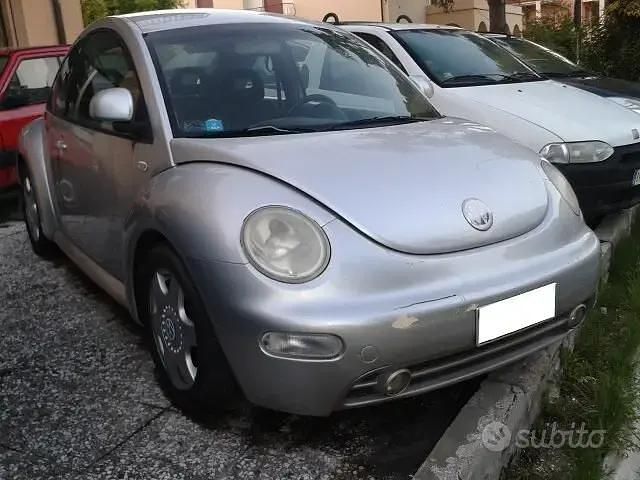 Usata VW New Beetle 90 CV (66 kW) 1999 Grigio Utilitaria