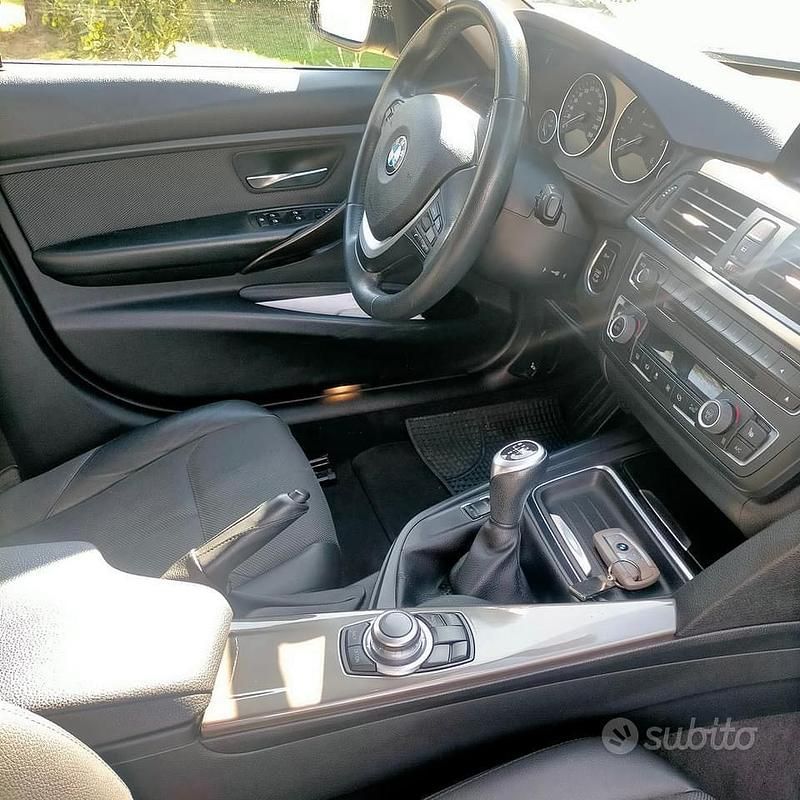 Usata BMW 318 Comfort Edition 2013 Grigio Station wagon