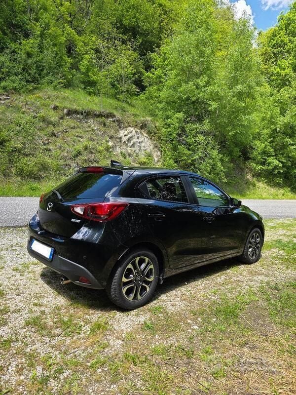 Usata Mazda 2 90 CV (66 kW) 2019 Nero Utilitaria