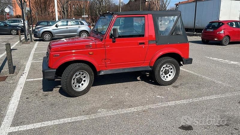 Rosso Usata 1998 Suzuki Samurai SUV | 7400 € (Buon prezzo) - Immagine 1/4