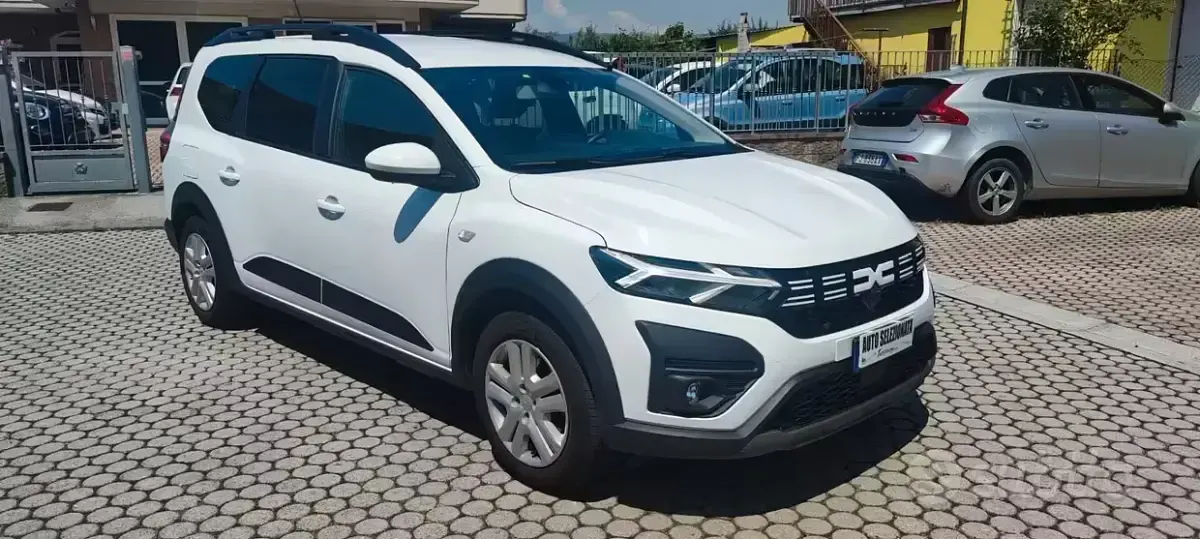 Usata Dacia Jogger Extreme 101 CV (74 kW) 2023 Bianco Monovolume