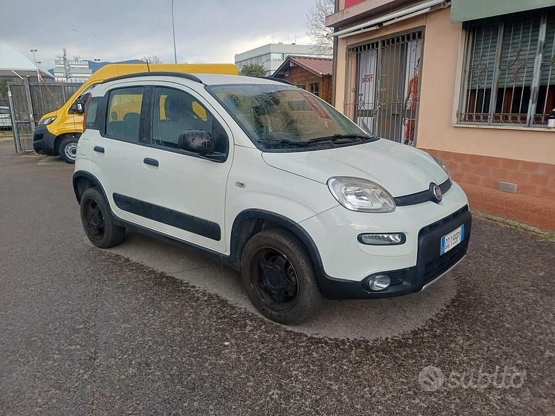 Usata Fiat Panda 4x4 Wild 85 CV (62 kW) 2022 Bianco Utilitaria