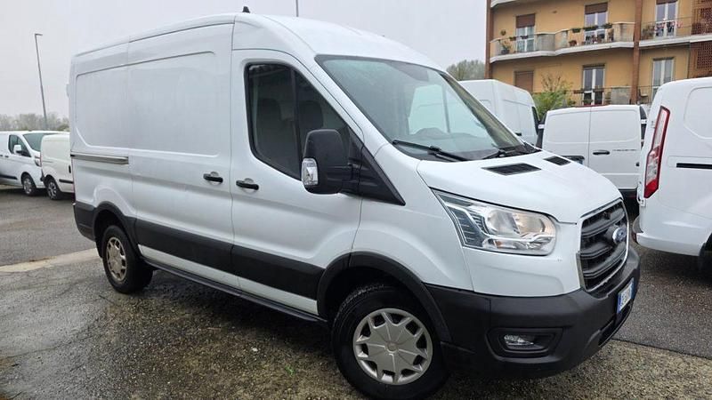 Bianco / pastello Usata 2021 Ford Transit Trend Tre volumi | 12.500 € (Super prezzo) - Immagine 1/4