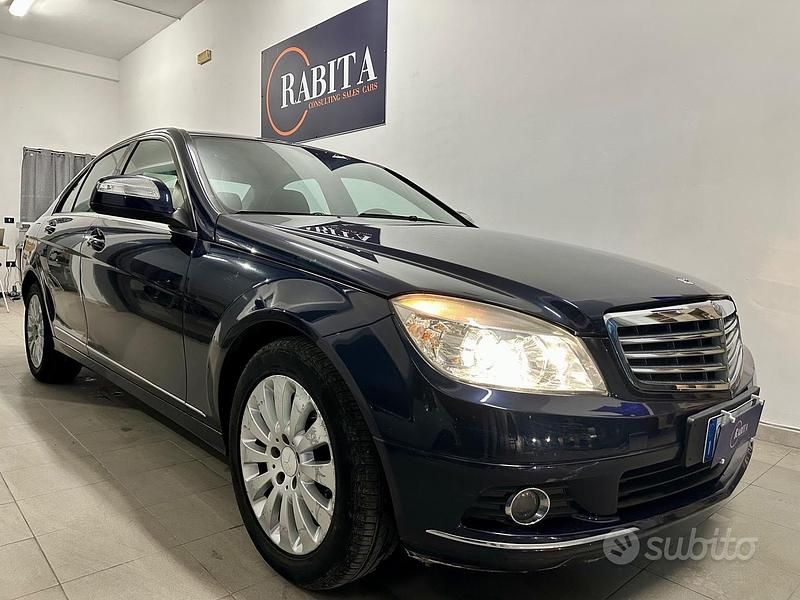 Usata Mercedes C220 Elegance 170 CV (125 kW) 2008 Blu Berlina