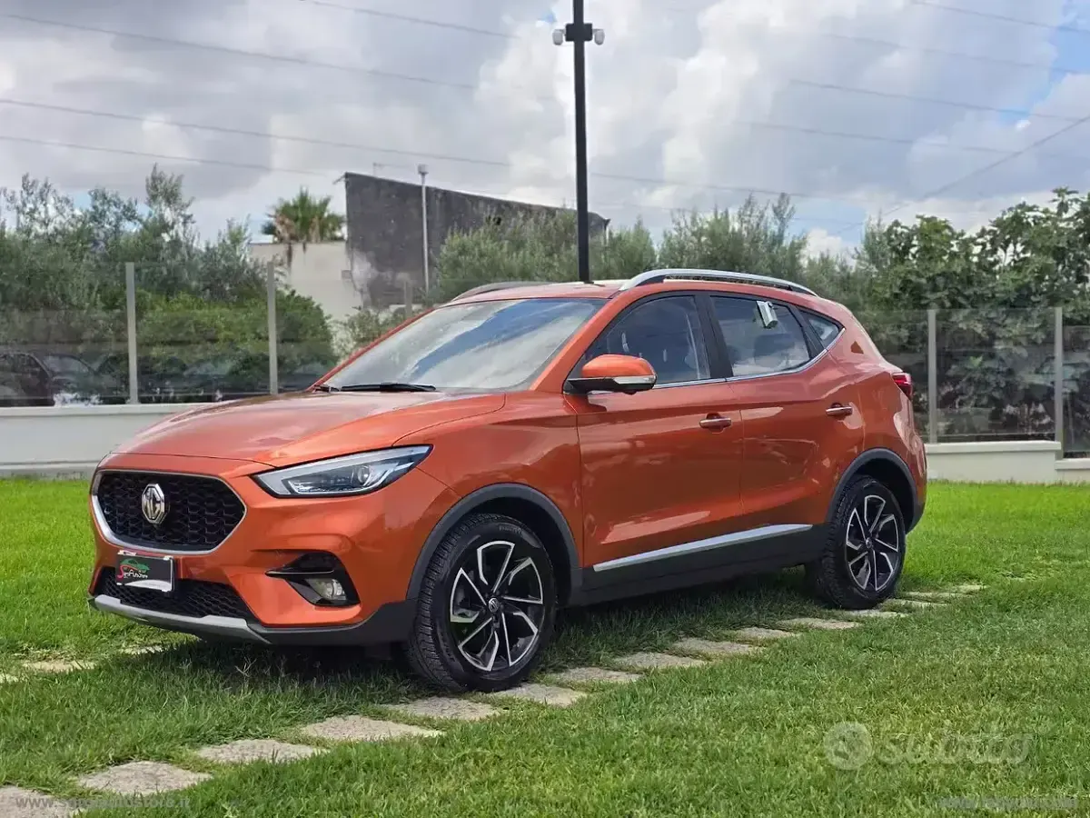 Usata MG ZS Luxury 111 CV (81 kW) 2022 Arancione SUV