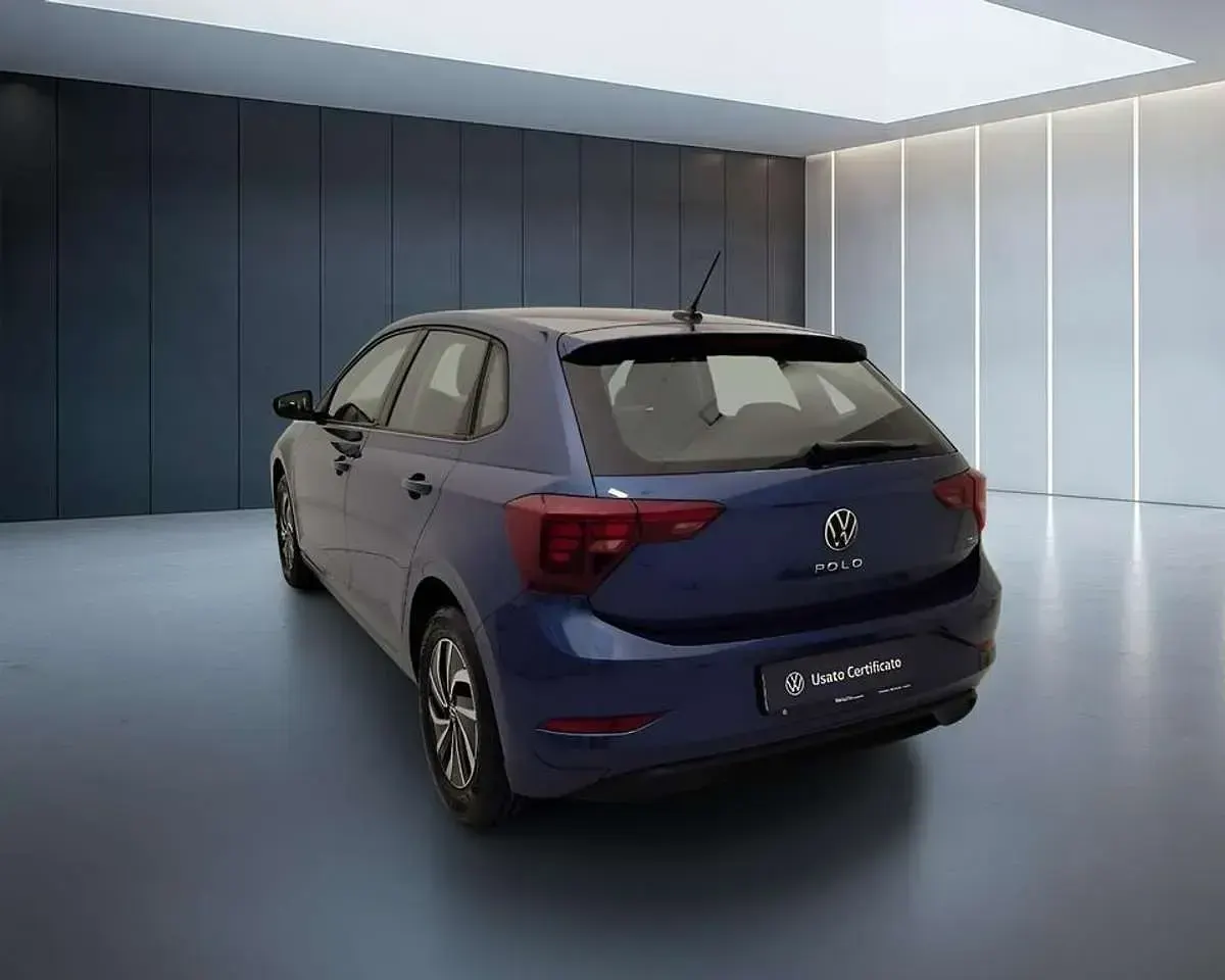 Usata VW Polo Life 90 CV (66 kW) 2024 Blu/azzurro Utilitaria