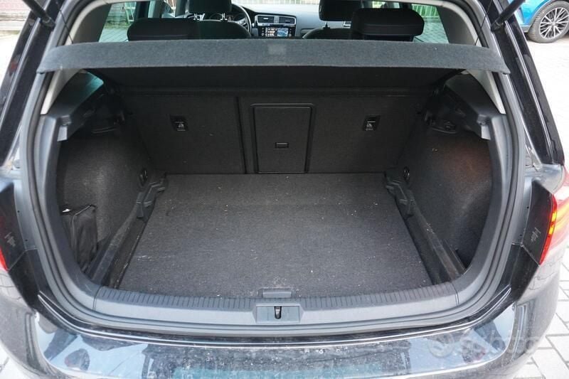 Occasion VW Golf VIII 86 ch (63 kW) 2024 Noir Citadine
