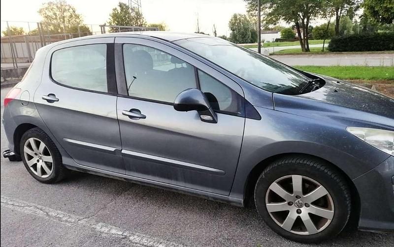 Usata Peugeot 308 Premium 90 CV (66 kW) 2009 Grigio Berlina