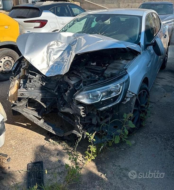 Usata Renault Mégane IV 131 CV (96 kW) 2016 Utilitaria