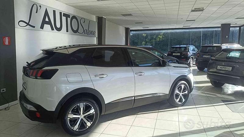 Bianco(met.) Usata 2019 Peugeot 3008 GT-line SUV | 17.500 € (Buon prezzo) - Immagine 1/4