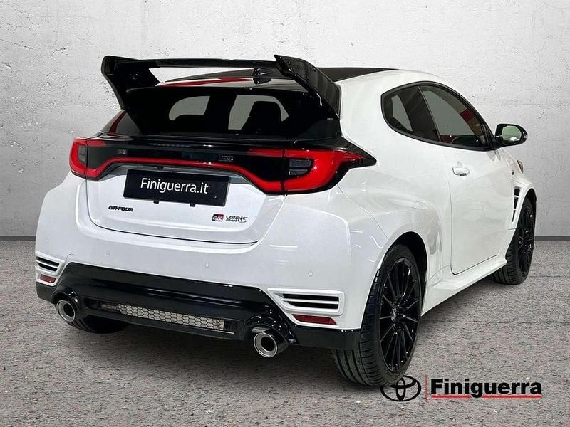 Nuova Toyota Yaris Aero 280 CV (205 kW) 2026 Bianco Utilitaria