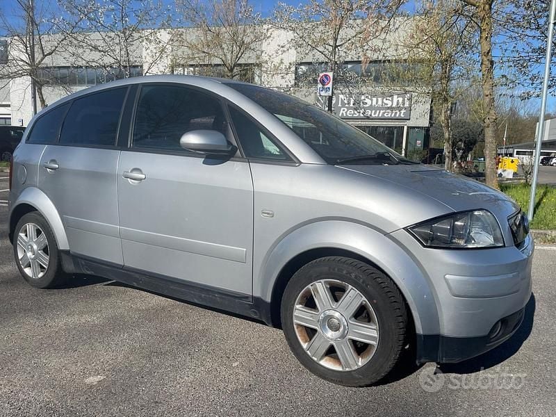 Usata Audi A2 75 CV (55 kW) 2001 Grigio Utilitaria