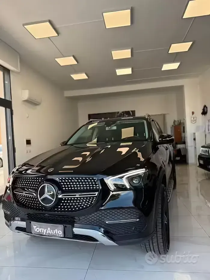 Usado Mercedes GLE300 Premium 245 CV (180 kW) 2020 Negro SUV