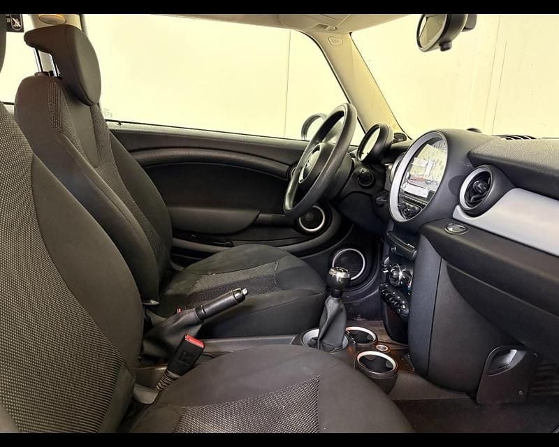 Usata Mini ONE 75 CV (55 kW) 2013 Beige Utilitaria