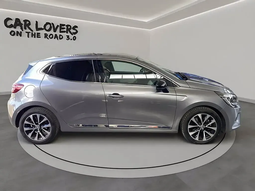 Usata Renault Clio Techno 145 CV (106 kW) 2023 Grigio scisto Utilitaria