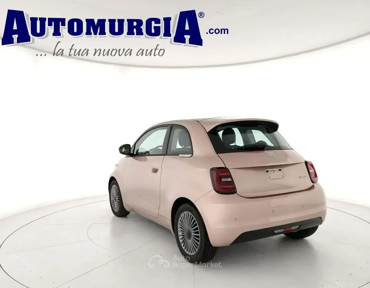 Nuevo Fiat 500 La Prima 65 CV (47 kW) 2026 Púrpura Berlina