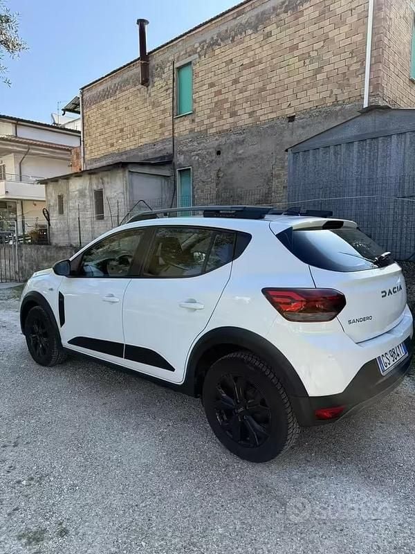 Usata Dacia Sandero Stepway 100 CV (73 kW) 2024 Bianco Berlina