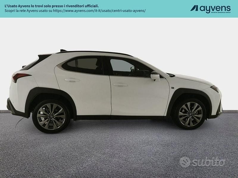 Usata Lexus UX 250h 2023 Bianco SUV