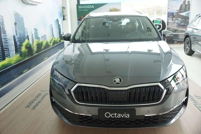 Nuova Skoda Octavia Executive 116 CV (85 kW) 2026 Grigio Station wagon