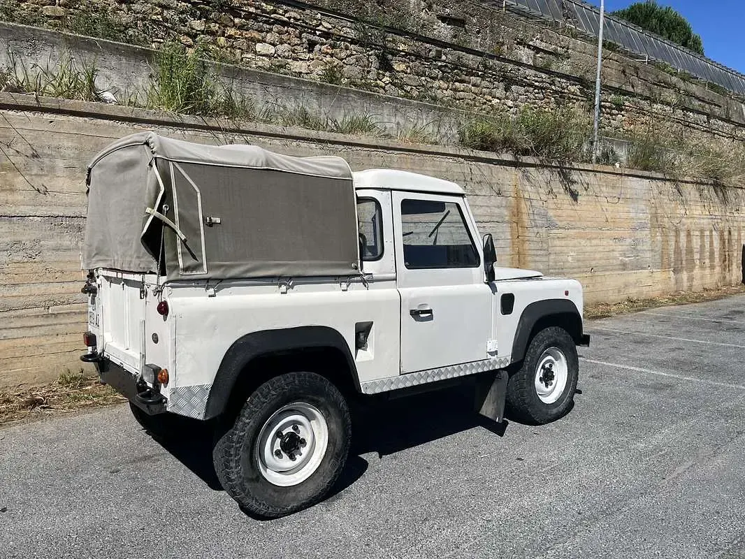 Usata Land Rover Defender 113 CV (83 kW) 1998 SUV