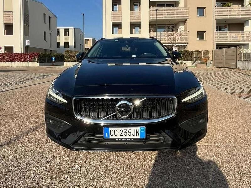 Usata Volvo V60 Business Edition 150 CV (110 kW) 2020 Nero Station wagon