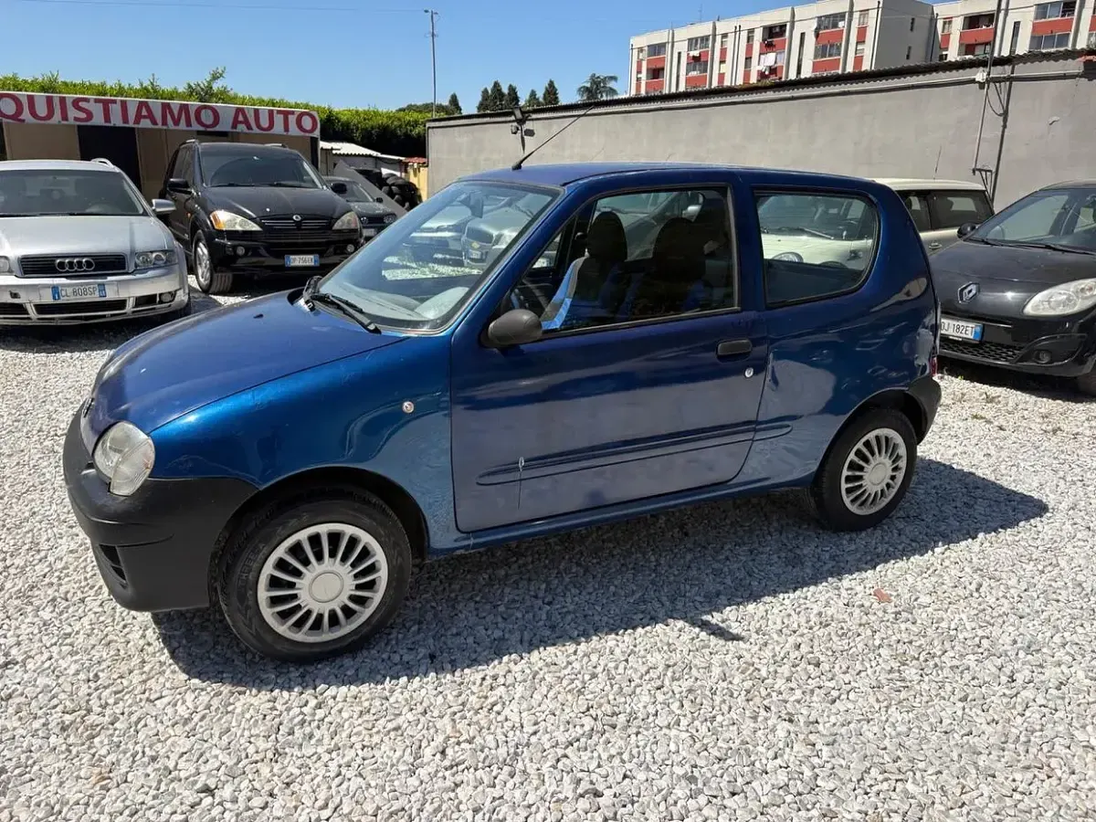 Usata Fiat 600 54 CV (39 kW) 2005 Bluazzurro Utilitaria