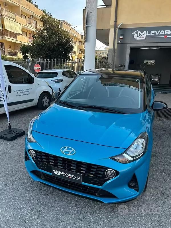Usata Hyundai i10 67 CV (49 kW) 2023 Blu Utilitaria