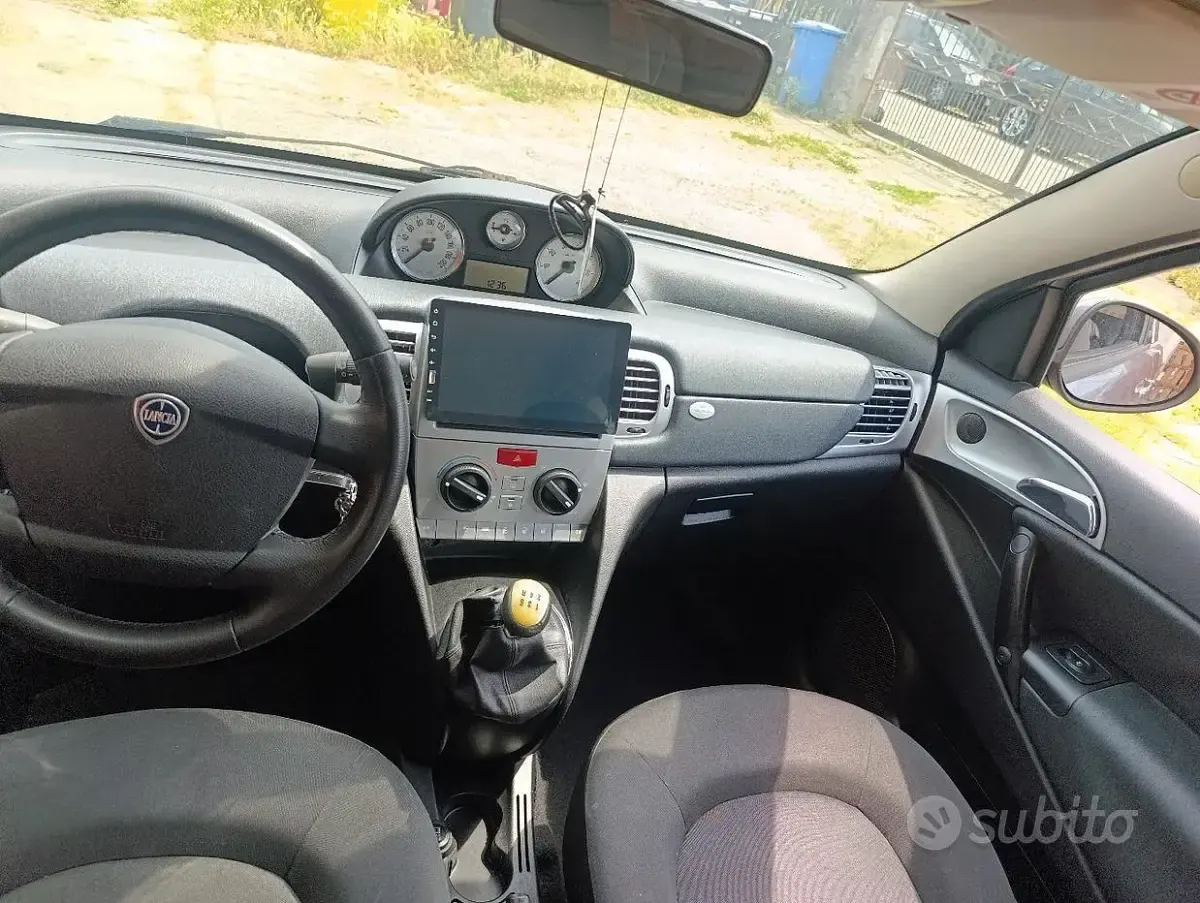 Usata Lancia Ypsilon 77 CV (56 kW) 2012 Utilitaria