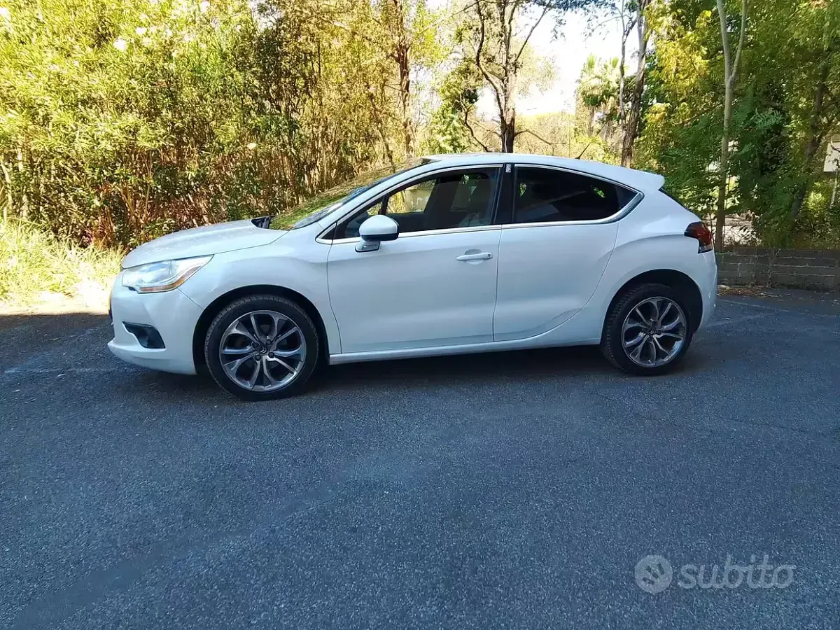 Usata DS Automobiles DS4 Chic 114 CV (83 kW) 2015 Bianco Berlina