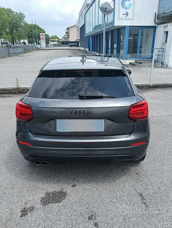 Usata Audi Q2 S-Line 150 CV (110 kW) 2017 Grigio SUV