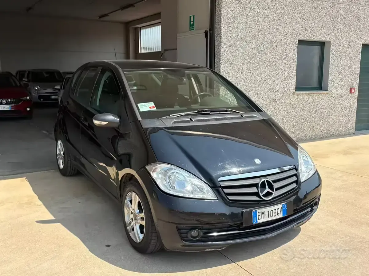 Usata Mercedes A160 Executive 82 CV (60 kW) 2012 Nero Utilitaria